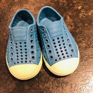 Native Jefferson shoes Child sz 5